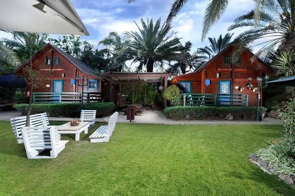 Family Cabin Menaẖemya Eksteriør billede