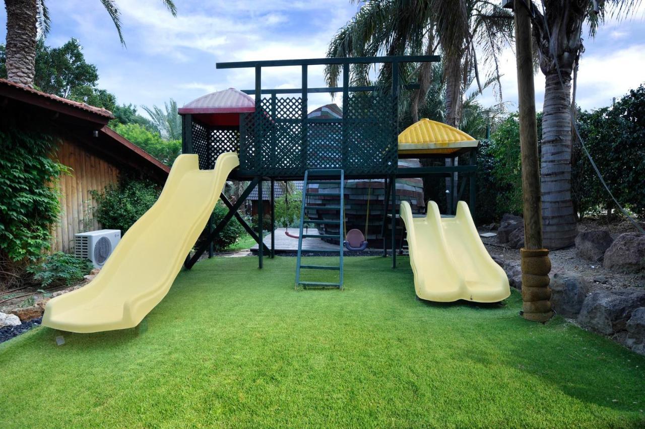 Family Cabin Menaẖemya Eksteriør billede