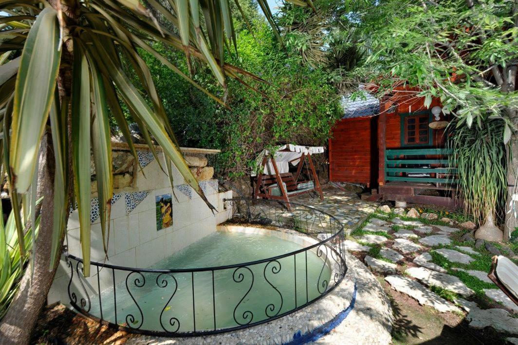 Family Cabin Menaẖemya Eksteriør billede