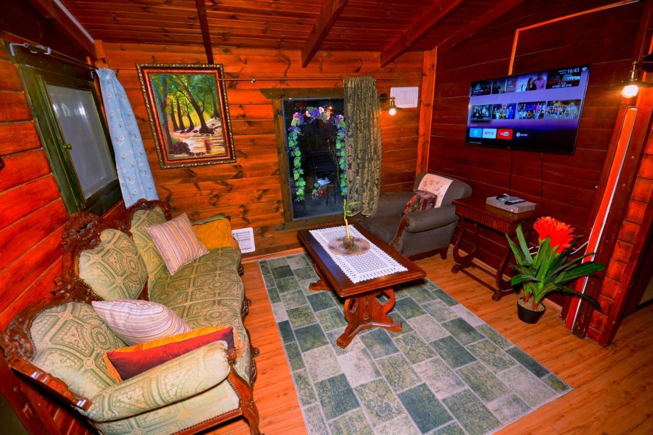 Family Cabin Menaẖemya Eksteriør billede